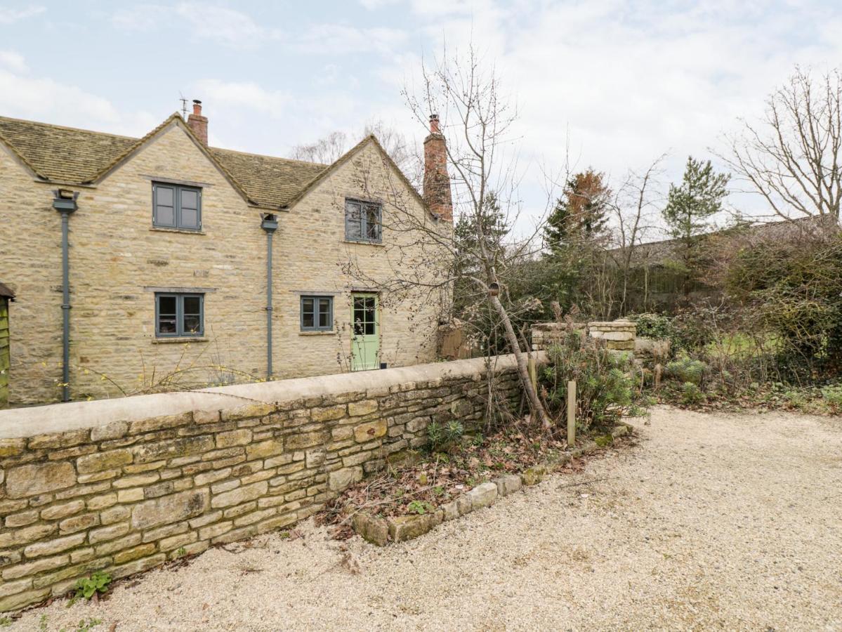 High Cogges Farm Holiday Cottages Witney Exterior photo