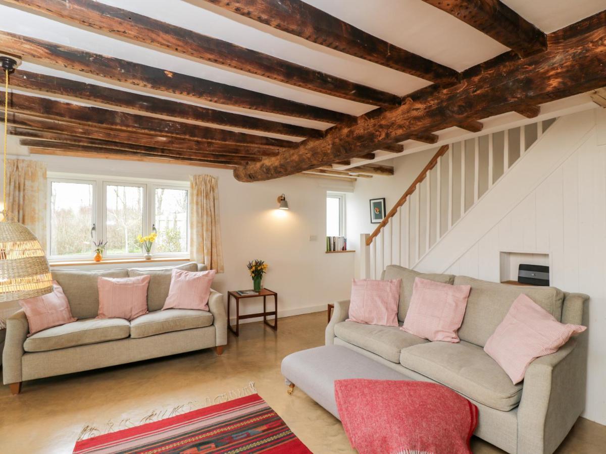 High Cogges Farm Holiday Cottages Witney Exterior photo