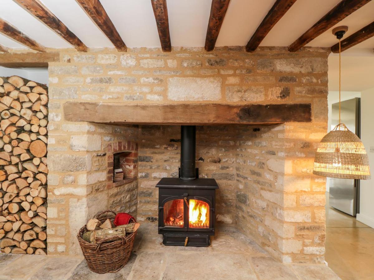 High Cogges Farm Holiday Cottages Witney Exterior photo