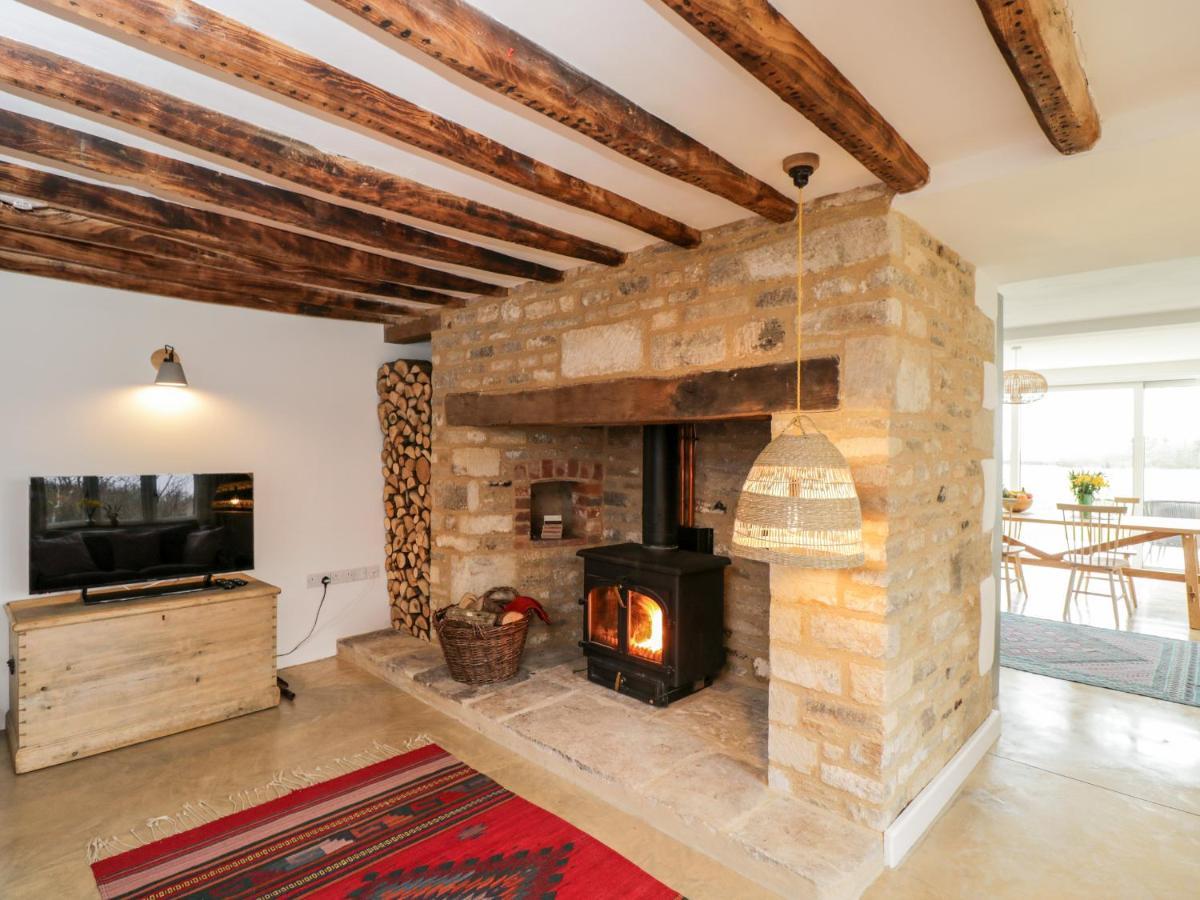 High Cogges Farm Holiday Cottages Witney Exterior photo