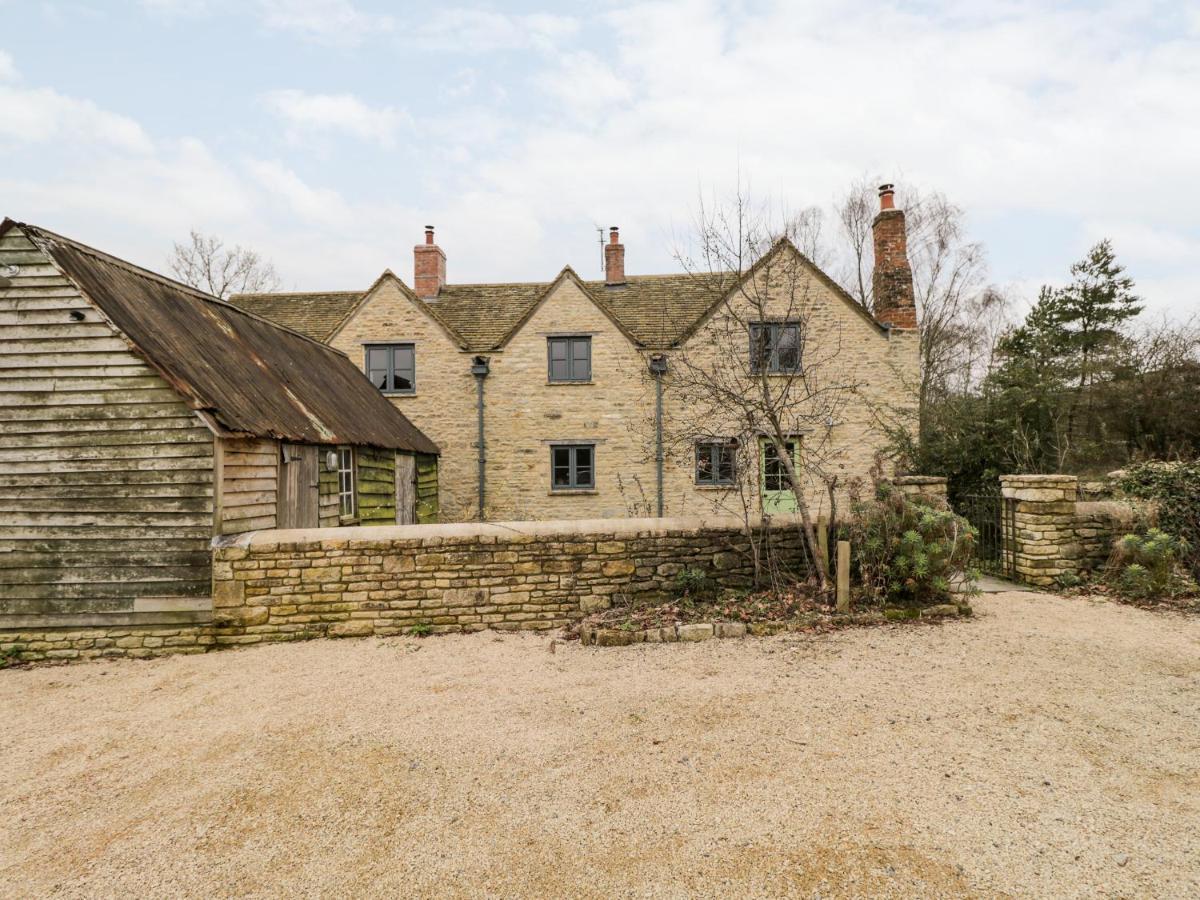 High Cogges Farm Holiday Cottages Witney Exterior photo